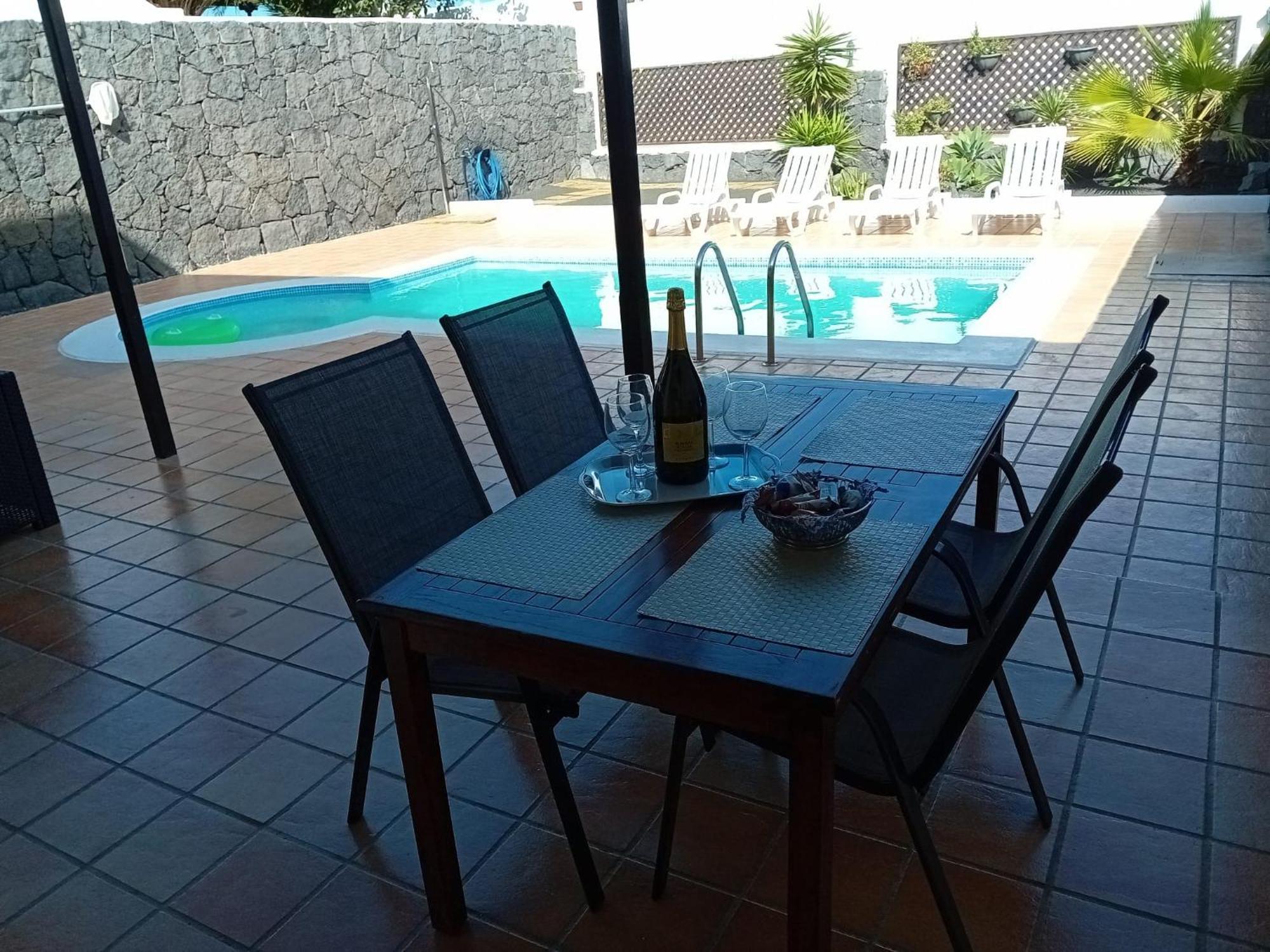 Villa Adel 56, Private Heated Pool, Parking Playa Blanca  Bilik gambar